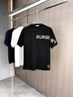 Bur 巴宝莉2025春夏新款 圆领短袖 格子布贴布对位绣花 下摆挨针绣 细节满满 采用高克重320克双纱精梳棉面料 微宽松版型 面料手感柔软厚实 男女同款 颜