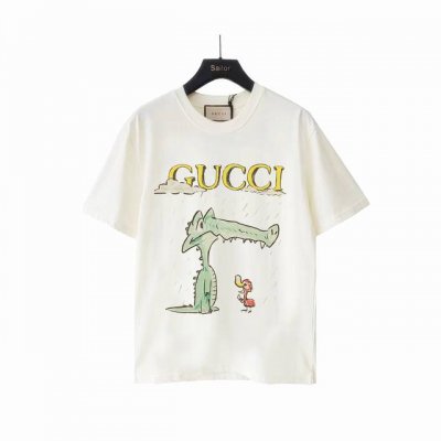 实拍细节图+细节图 Gucci 古驰 小鸟依鳄鱼短袖T桖 32支双纱面料克重230克纯棉重磅营造的 纺织密度高 垂感佳 不易变形 厚织感加上紧密纺纱工艺 不会影