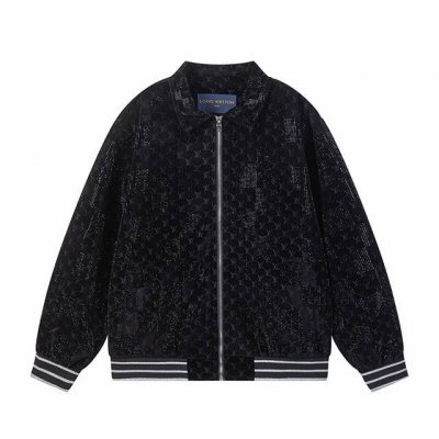g1.P360Lv 2025Ss 秋冬新款夹克外套 进口满钻 顶级韩国绒，展现品牌的高贵与独特。轻松搭配各种下装，展现您的时尚品味。无论是日常休闲还是参加正式场