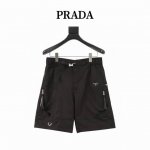 prada 普拉达 三角标拉链口袋短裤 定织定染高密平纹混纺面料 裤型融合工装风格又不失优雅 两侧搭配热切割织带 原版1：1定制 腰部硅胶3Dlogo牌 裤脚锌