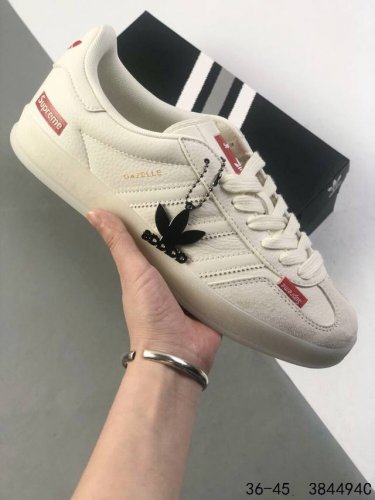 公司级带半码 阿迪达斯 三叶草 Adidas Gazelle Indoor 休闲防滑耐磨低帮板鞋 鞋头出色设计 塑就出众贴合感 稳固的后跟贴合足部曲线设计 软弹