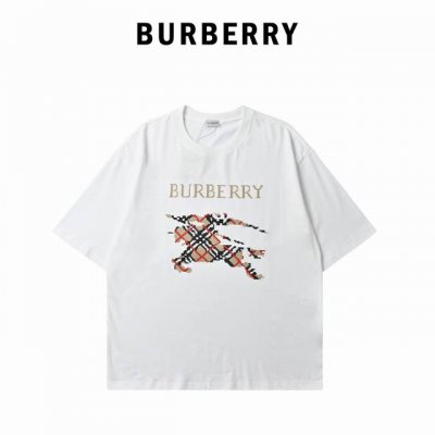 burberry 巴宝莉 25新款短袖 十字绣骑士刺绣短袖T恤 春天已经悄然而至 是时候为你的衣橱添置一些新成员了 今天我要给大家种草的是Burberry25新