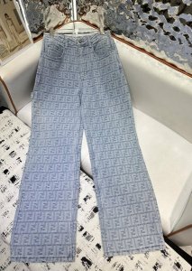 fendi*2025夏季新款牛仔直筒长裤 整体牛仔提花面料 后背Logo牌装饰 版型垂感十足 拖地视觉感 单色Sml