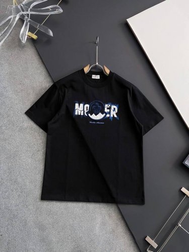 2025独家 新品 Moncle*爆款 美国杜邦公司所罗纳面料黑科技 爆款现货春夏短袖 简约基础衣橱神器 休闲百搭必备款 做工走线质感一流 两色推荐 修身版型