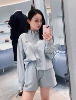 衬衫 短裤 Miumi* 25Ss春夏新款 浅色水洗条纹牛仔短款衬衫+短裤丨独家高版出品！毛边洗水工艺绝绝子！棕色刺绣字母Logo低调奢华，原版定制色织条纹进口