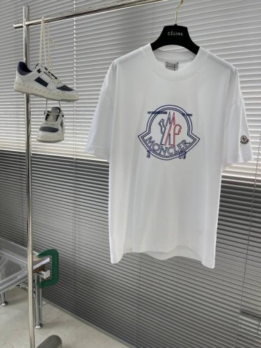 Mon 2025夏季新款短袖T恤，标志性的品牌Logo加刺绣工艺，个性艺术系列全网独家首发 百搭款细节处理完美240克纯棉面料十分精致 原版面料 网红明星同款高