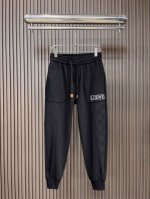 罗意威 2025春季新款休闲裤！官网同步发售。品牌经典Logo休闲裤 ，定制面料，舒适度极好，手触感强烈。辨识度极高，完美品相工艺。 尺码：M-3Xl