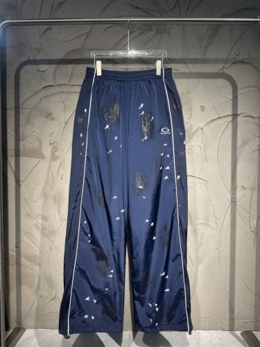 balenciaga巴黎世家新款Blcg 25Fw秀款Loop Sports Icon刺绣手绘做脏连帽夹克 运动裤 运动套装 太酷了 电光蓝科技面料 手工手绘做