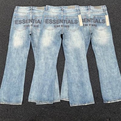 款号240 Fear Of God 复线蓝色重工水洗牛仔裤 Fog水纹面料高克重水洗棉牛仔 上身舒适 对版对位 后位标采用真皮材质区别pu材质 重工水洗 裤脚做