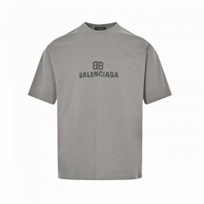 本地自取:140 balenciaga/巴黎世家 23Ss 马赛克印花短袖 印花材料采用安全环保无毒婴儿认证的发泡材料；印花轮廓清晰干净，有康丽机器出来的质感；