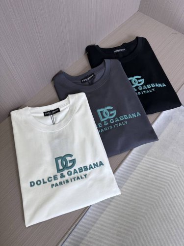 Dg25Ss春夏新款针织纯棉休闲圆领短T 立体胶印标识基础套头短袖T恤衫！领先官网发售！一件集时尚与质感于一身的重磅短Tee，从面料的选择到设计细节的处理，都透