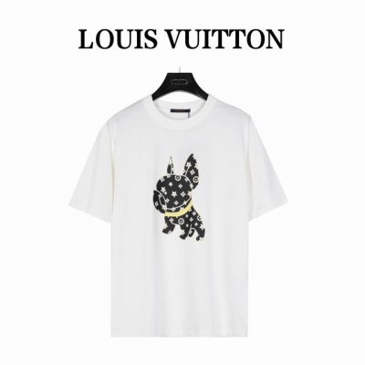 louisvuitton 路易威登 满印“法斗”短袖T恤 男女同款全新美学灵感趣味设计,渠道性质精品。让整体造型设计更加优雅时尚，今夏最火系列，无数明星潮人追捧