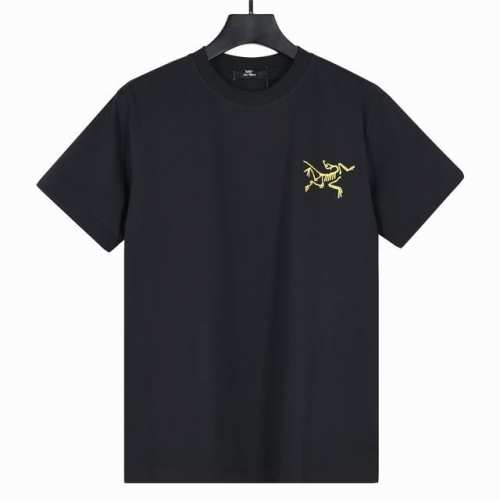 arcteryx始祖鸟25Ss新款金色渐变Logo鸟前后印花短袖T恤 面料采用280克重精梳棉，定制32支1*1螺纹，成衣两遍水洗处理，面料舒适亲肤无异感，定制