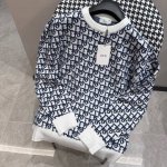 Dior迪奥 Dior24秋冬新款针织羊毛衫 专柜同步发售 定制专属羊毛面料 从容百搭 档次极高 1X完美融入时尚还有风情感一款完美符合外穿的顶尖时髦气质款 整
