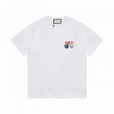 Gucci 上新 新款T上货 古奇标志印花图案 后幅反标设计 1:1高品质 百分百纯棉洗水处理 布料精梳紧密赛络纺 不缩水不变形 更舒适柔软 高克重手感更好 三