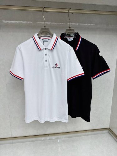 蒙口 2025春夏新款Polo领短袖系列。精选顶级丝光珠地棉面料，三标齐全！时尚大牌元素Logo工艺设计，上身版型超赞，面料细腻舒适透气，随意搭配都超级好看时尚