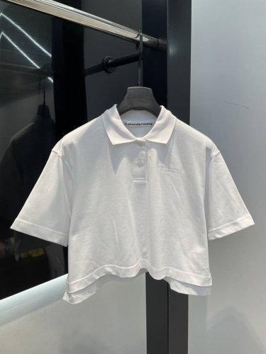 alexanderwang 25新品刺绣短袖T恤 精致短版型上身巨显瘦 大工厂p工艺 低调奢华 时髦精必备单品解锁所有穿搭 认准我家品质 时髦又高级 经典版型百