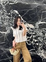 Celin* 25Ss春夏新款 复古提花镂空短袖衬衫丨独家高版出品 斜纹全棉材质 质感十足 呈现出定位刺绣镂空花纹凯旋门图腾徽标 更显眼高级点亮细节 低调彰显品