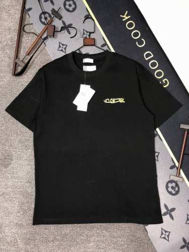 P110 Dior 迪奥短袖T恤 工艺：刺绣 颜色：黑色 白色 码数：S~Xl 面料：精梳紧密棉盖棉280G B柔顺手感 宽松版型设计 男女同款