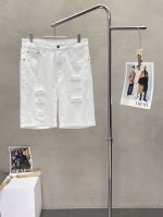 louis Vuitton路易威登独家专供新款 休闲牛仔短裤高端版本！专柜定制面料 透气舒适度高，细节无可挑剔，品牌元素设计理念，体现高品质。Logo图案，手感