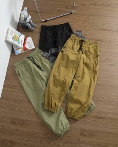 上新 品牌：可隆 Kolon Sport 尺码：S-M-L-Xl-Xxl 颜色：黑色-绿色-黄色 面料科技: 防水 微弹力 强透气 速干耐磨 裤型:直筒裤 腰部