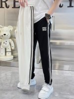 官网原单货 可穿220斤 缪缪Miumiu 简约时尚 早春款休闲裤长裤卫裤松紧裤直筒裤身穿着非常舒适 低调不失奢华 穿出去非常有档次,裤型款式和裁剪亦无需多言