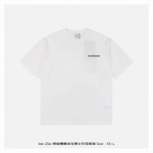 burberry 博柏利 25Ss 喷绘模糊战马骑士印花短袖 面料采用230克重精梳棉 定制32支1*1螺纹 成衣两遍水洗处理 面料舒适亲肤无异感 定制定染面料