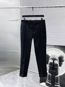 迪奥 Dior 2025Ss春秋新款 西裤 九分裤 休闲裤，高端版本！专柜定制面料 透气舒适度高，细节无可挑剔，品牌元素设计理念，体现高品质。手感细腻柔软！呈现