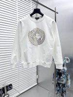 Versace*Fw秋冬新款，美杜莎烫钻圆领卫衣，定制面料，细节到位，采用高克重全棉面料，舒适透气性极佳，经过洗水处理，手感更加舒适，三标齐全 颜色：黑色白色