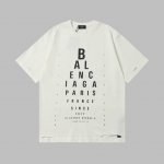 来自Balenciaga 25Ss 新品 巴黎视力表短袖T恤，320 克 太绝了，字母数字印花视力表磨烂做旧.成衣多位做旧磨烂 ，面料采用定织定染全棉双纱，布面