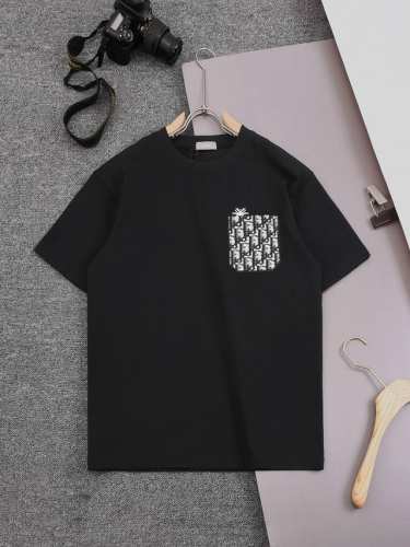 Dior 甄选260克定制面料 顶级品质 精制口袋小Logo 后背定制章仔工艺 男女同款 尺码S M L Xl Xxl 五个码 颜色 黑色 白色