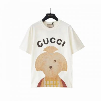 实拍细节图+细节图 Gucci 古驰 趣味萌萌小狗短袖T桖 选用客供定制针织100%纯棉面打造,面料手感细腻，厚实有质感的纯棉布 高密度的机织工艺，如棉絮般柔紧