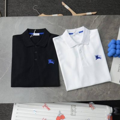 顶级复刻 高端定制 Burberry 巴宝莉 新款蓝色刺绣战马翻领polo衫休闲短袖T恤 款号：624023 颜色：黑色 白色 购入原版开模打造，全套定制辅料，