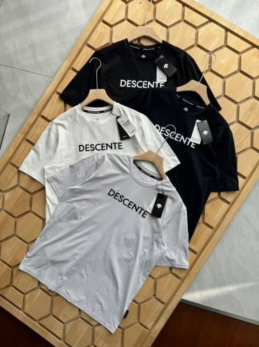 descente迪桑特男款纯棉T恤 2025夏季力荐单品，贸易公司内部渠道货源。 男士运动短袖T恤 版型合身，基础百搭，面料触感轻盈柔软，吸汗透气，特有的细腻亲