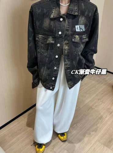 特价 不退换 Calvin Klein凯文克莱Ck限定扎染做旧水洗牛仔外套 爱惨了松弛感穿搭真的泰酷啦！！ 牛仔外套简直就是每个春天的必备单品 做旧扎染工艺 看