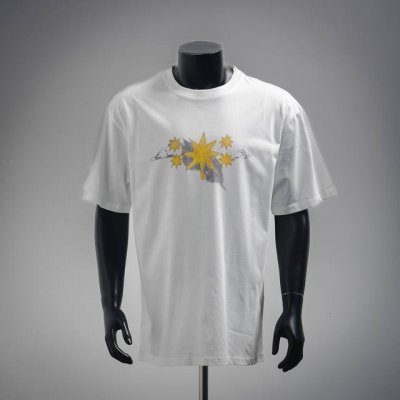givenchy 纪梵希25Ss星星图案印花圆领短袖T恤 定制面料洗水后 克重双纱100%精梳全棉面料 印花工艺，螺纹定织定染无色差 出入专柜无压力，通肩拉条工