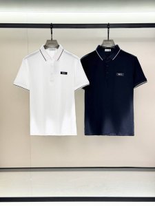 dior 迪奥，2025夏季最新款，专柜同步有售，原单狠货，时尚休闲圆领短袖T恤，上身很有特点！吸睛而有亮点，进口原版面料，顶级刺绣工艺字母图案装饰Logo，简
