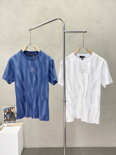 arc’Teryx始祖鸟独家专供新款原单男士休闲短袖 高端定制 高端版本 时尚百搭爆款进口面料 手感超柔软细腻 穿着亲肤舒适 高端精品 代工厂P精细做工 上身非