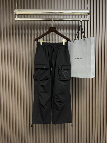 Y3 2025Fw秋冬新品高街多袋卫裤，工装元素系列运动休闲裤精细打造！工装立体口袋设计！水洗工艺面料不易变形褪色！立体剪裁定纯棉料宽松版型挺阔有型！定制面料层