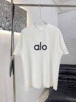 高品质Alo 25年新款春夏100%纯棉260克宽松短袖圆领显瘦慵懒感T恤高级的字母设计 印花工艺潮流感满满 让简约的短袖增添了几分时尚感 超级百搭款 闭眼冲