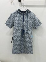 dio*25新款内衬连帽半拉链连衣裙 侧边经典Logo 织带 凸显品牌格调 全新定制Yb 面料柔软舒适，简约又显气质的款式，任何场合都可轻松搭配的一款半裙，定制