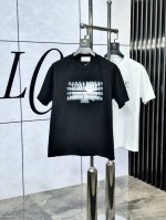 p190。马吉拉。2025春夏新款 字母Logo圆领短袖T恤，春夏休闲穿搭必不可少，原版纯棉面料。完完全全体现在高级审美的做工上，做工更是精致大气，Z立体感超强