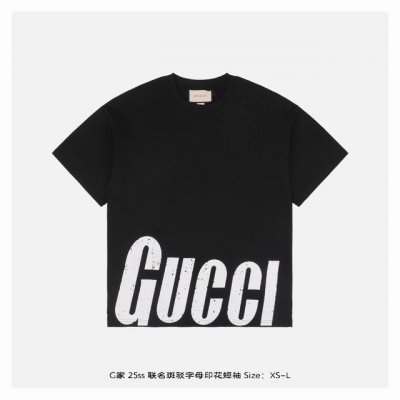 gucci 古驰 25Ss 联名斑驳字母印花短袖 面料采用230克重精梳棉 定制32支1*1螺纹 成衣两遍水洗处理 面料舒适亲肤无异感 定制定染面料 纺织密度高