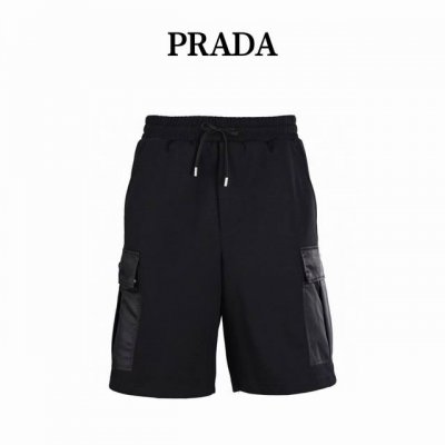 prada普拉达Prd 侧尼龙口袋工装棉质短裤 面料采用高克重罗马布，舒适度高且透气，档上假门襟，买原版才捕捉到的细节，两侧有工字贴袋，口袋面料是再生尼龙面料，