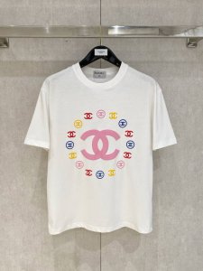 市场有仿版认准工艺和面料 25Ss香家纯棉最新面料 最高版本 胸前香奈儿撞色发泡标识图案工艺！经典标识图案Logo时尚简约潮流短袖，最顶级的品质专柜原单短袖，顶