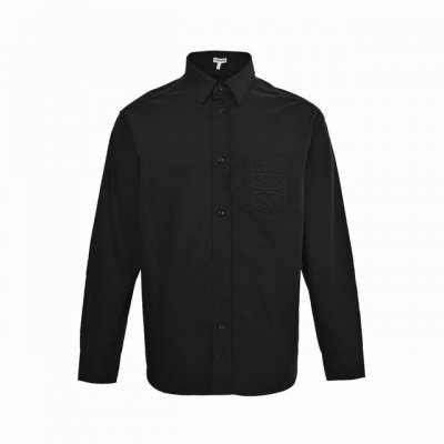 Loewe 罗意威 25Ss Anagram口袋刺绣衬衫 定制P-Soft风柔棉，采用浮雕绣花针法 金丝线绣 针法通过绣线的巧妙排列和堆叠，烫朴位均用高温过朴