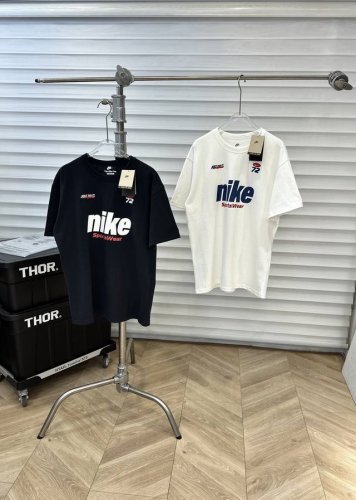 Nike Sportswear Essentials 系列 Sportswear premium Essentials 字母印花72圆领短袖T恤 颜色： 黑色
