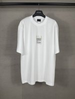 实拍图 顶级版本.官网品质 Balenci*Ga 巴黎.Ss25最新款 巴黎..标签520印花短袖T恤.砖柜同步.第一时间正品研制 欢迎对比 面料采用巴黎Zp定
