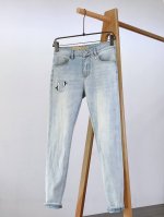 burberry 巴宝莉 2025Ss春夏新品 高级时装感，休闲洗水牛仔裤。 面料很特殊，超细精仿棉纱混纺，超柔舒适感。 具备牛仔随性感 ,休闲感 , 亦有轻松