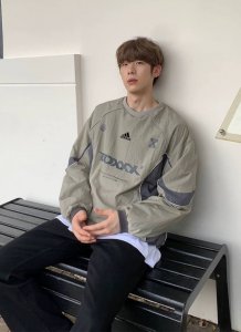 原版质量 阿迪达斯Adidas美式机能风拼色防水套头卫衣男女情侣款户外宽松休闲百搭山系上衣 注意：此款采用高密度防尘防水防菌面料不可浸泡不可用力揉搓避免印花脱落
